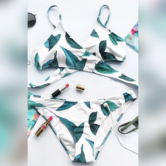 NEW Cupshe Leaf Print Bikini - Picture 5 of 16